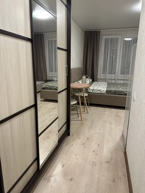 Стильная квартира студия с двуспальной кроватью