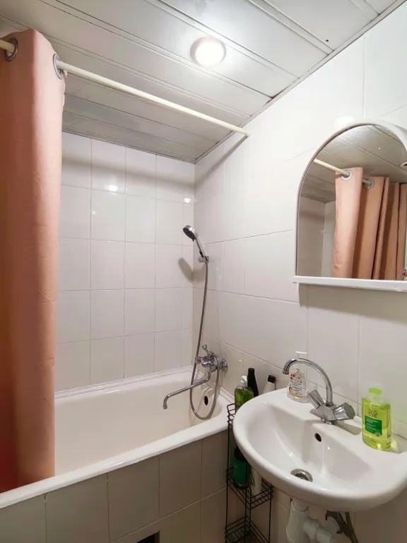 Квартира Комната "Другой Эрмитаж". Между Эрмитажем и Исаакием. Хранение багажа. — Санкт-Петербург