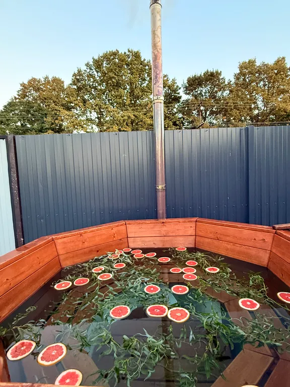 Домик с теплым бассейном и банным чаном