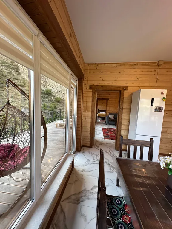 Роскошный эко дом Аквамарин с террасой у водопада и леса