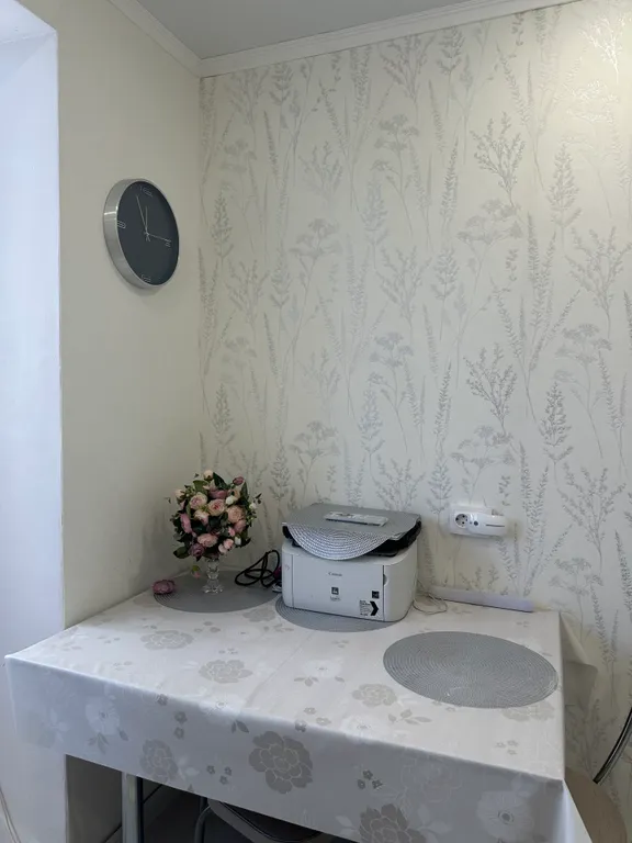 2 комнатная белая на Янышева