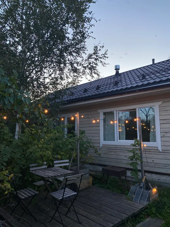 Коттедж Деревянный дом с фонариками вблизи дворцов и парков — Санкт-Петербург