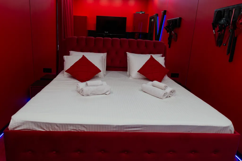 Poмaнтичeский апартамент с темaтичеcким интеpьеpом