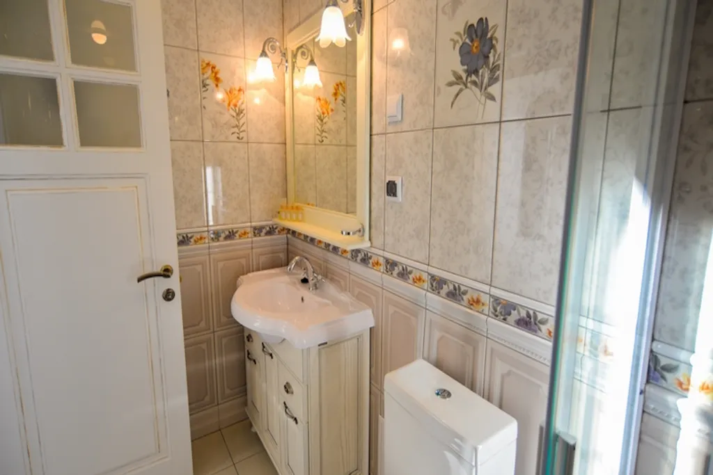 Дом возле монастыря