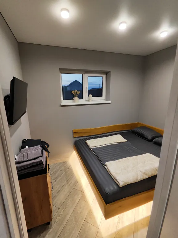 Уютный дом с баней из липы и уличным бассейном