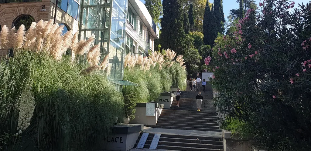 Элитный апартамент с террасой в центре Сочи 150 квм у моря