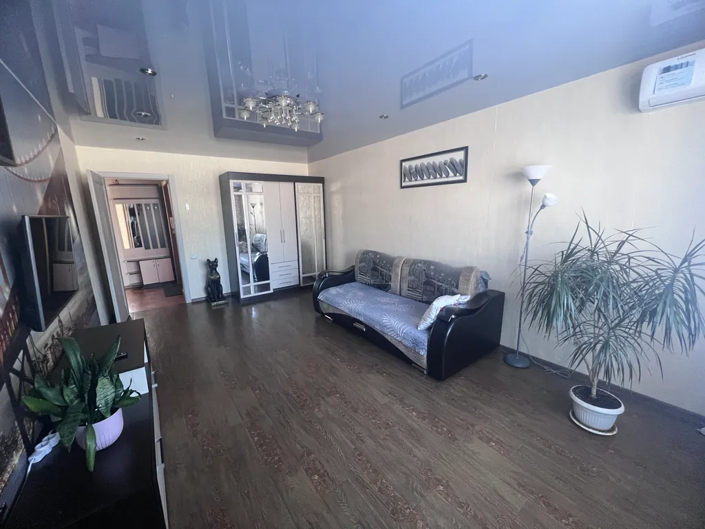 Двухкомнатная квартира в самом центре города, Площадь Металлургов