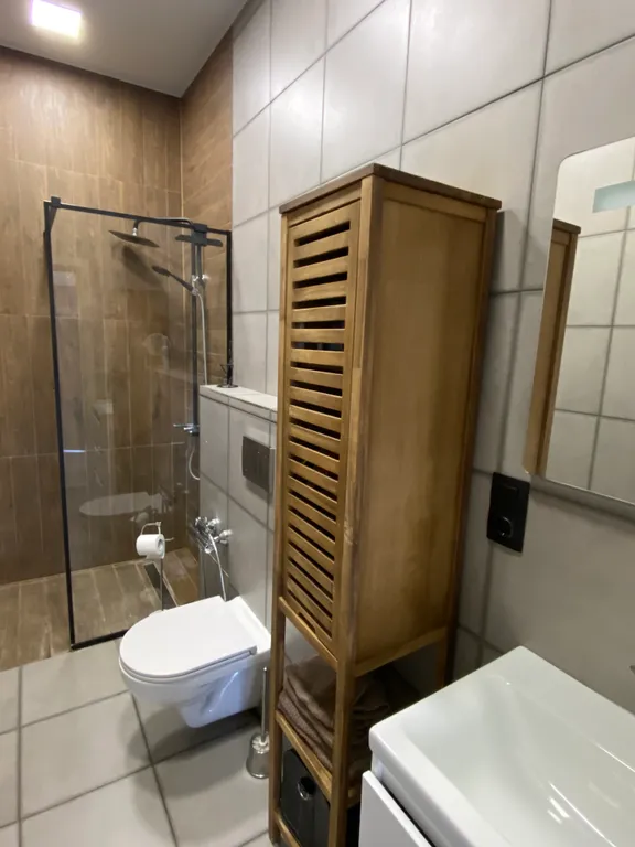 Загородный дом у леса с собственным прудом