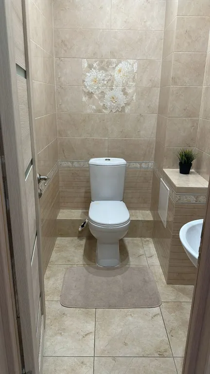 Оливковая, двухкомнатная квартира на Кургане