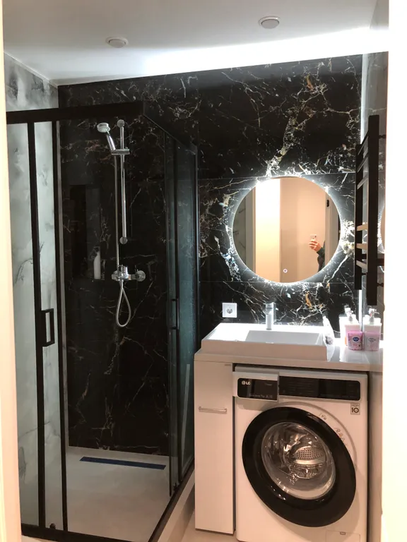 Студия современным новым ремонтом