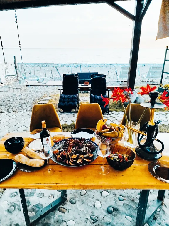 Коттедж Коттедж Бунгало на первой линии моря — Сухум