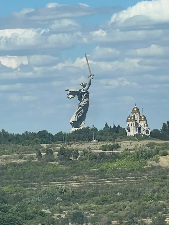 Квартира рядом с Мамаевым курганом с дизайнерским ремонтом