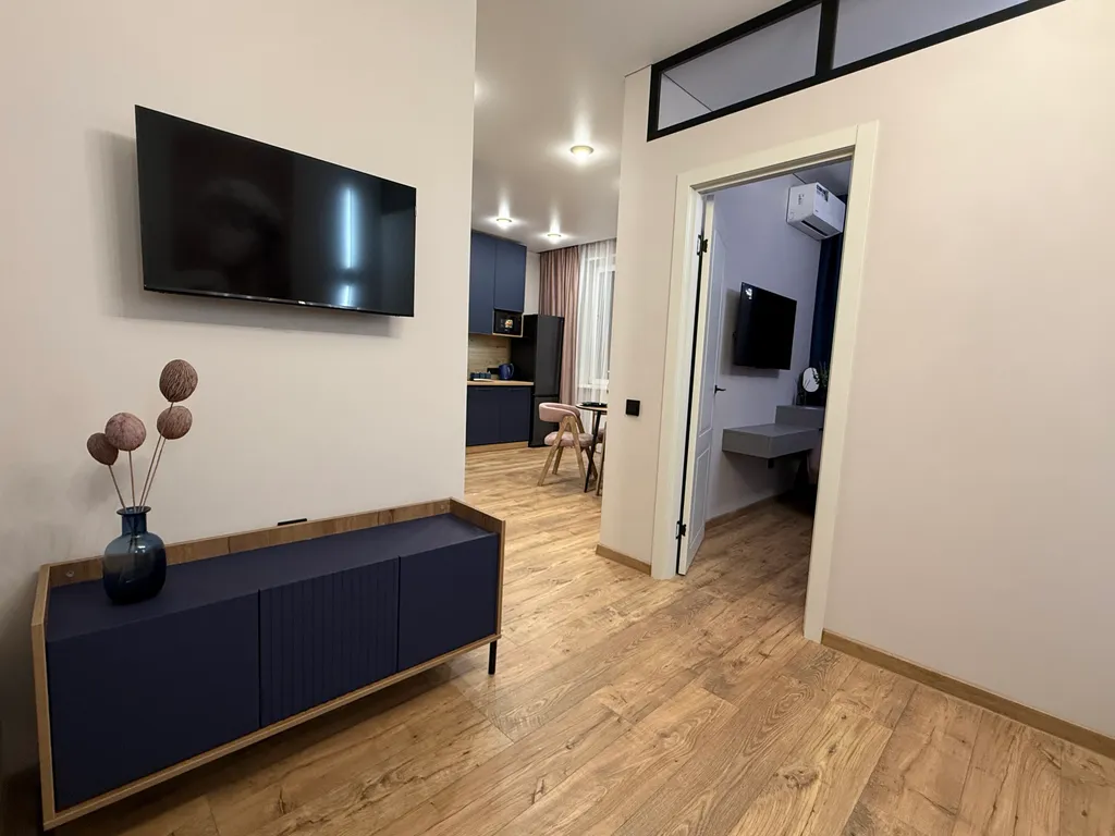 Дизайнерская квартира на берегу реки в ЖК Белые росы в Красноярске