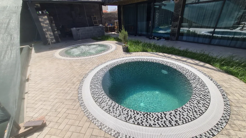 Двухкомнатная квартира с кухней, бассейном, джакузи и мангалом, баней