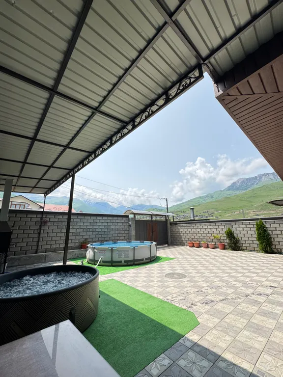 Уютный дом среди гор с джакузи