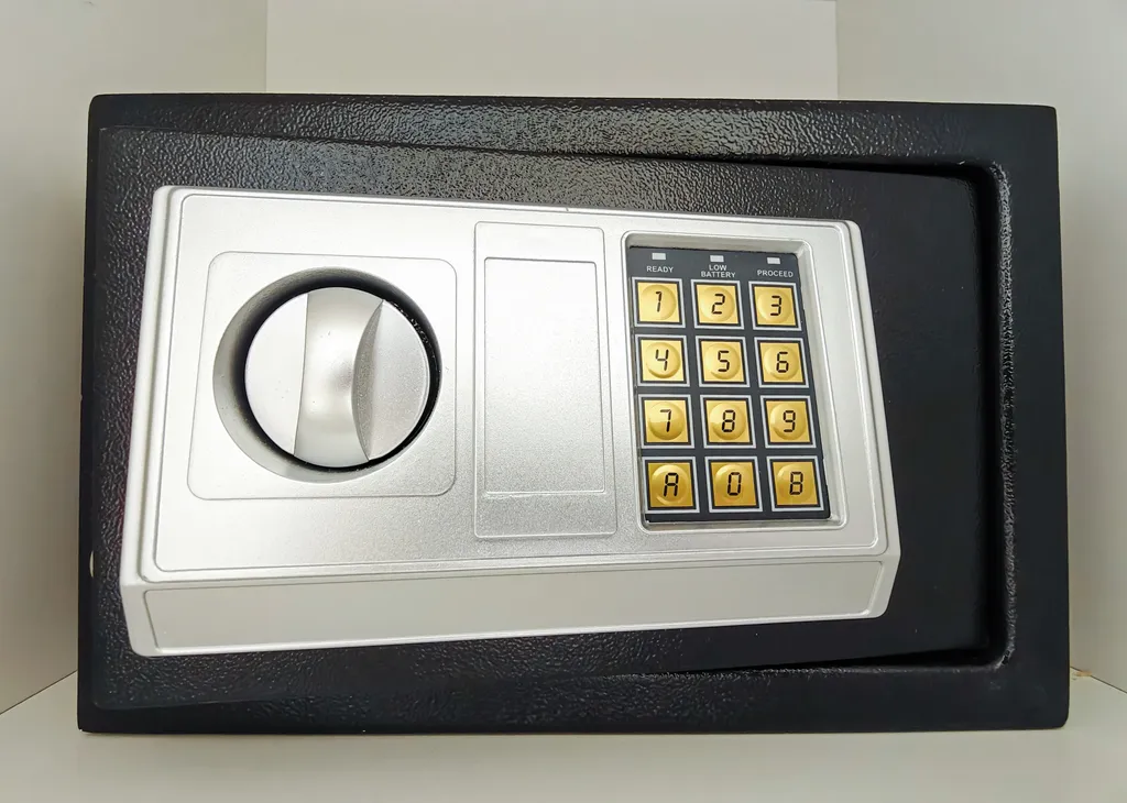 Апартаменты категории люкс 3-х комнатный на первой береговой линии