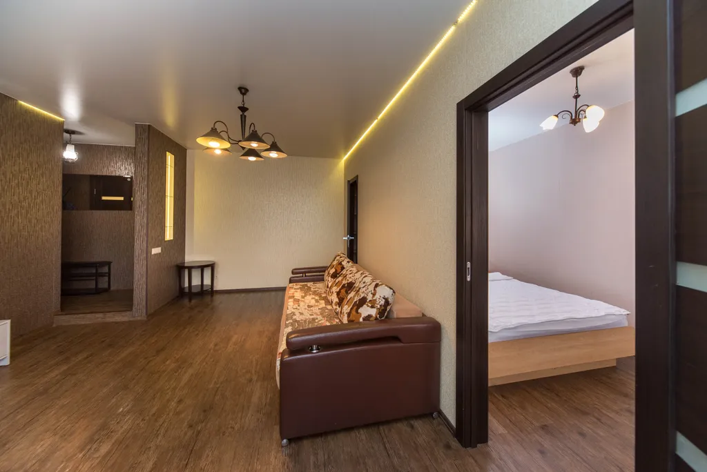 Современная 2-ком на набережной в центре города