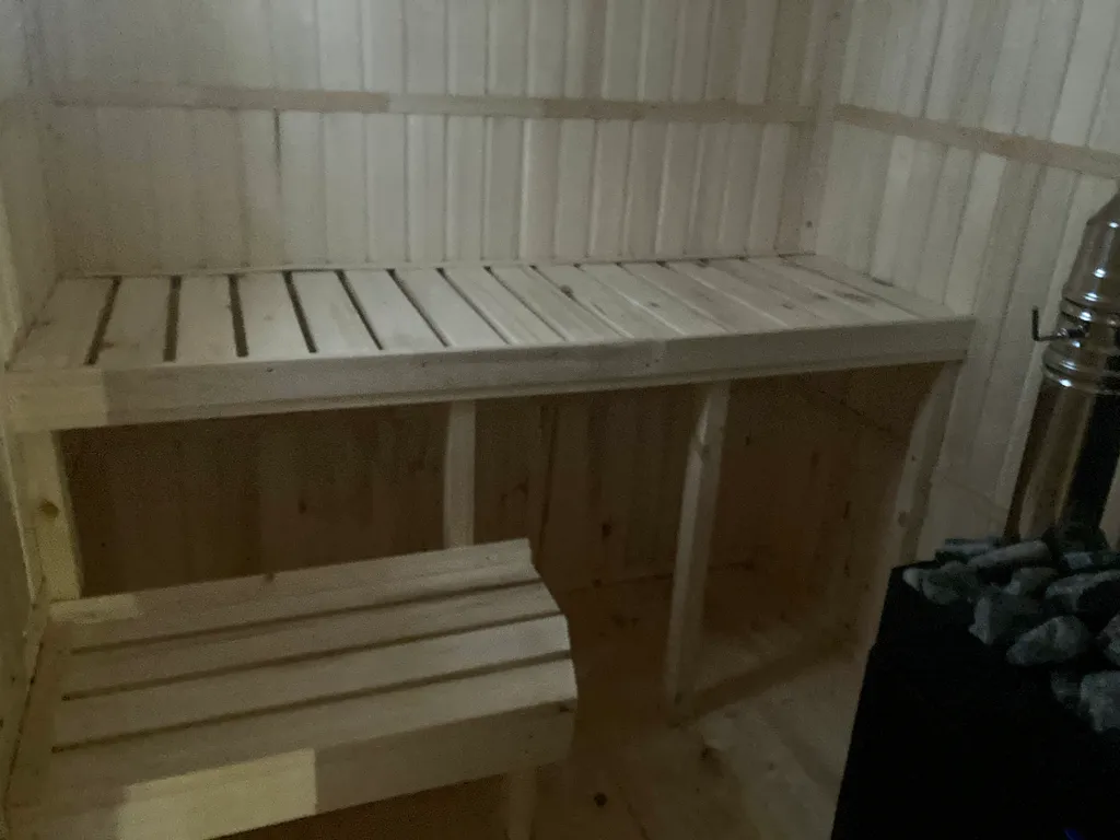 Коттедж Дом с отдельностоящий баней на дровах — Ропша