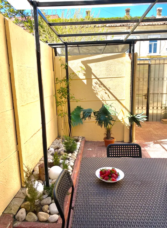 Квартира Апартамент в центре с внутренним двориком — аренда посуточно в Феодосия