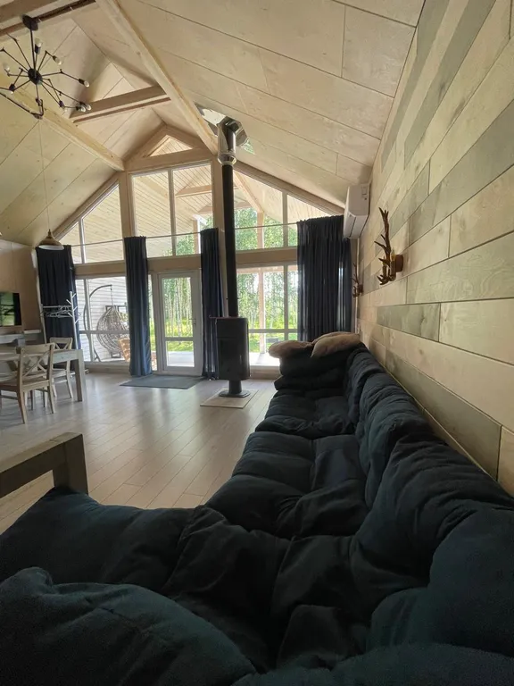 Дом в березах