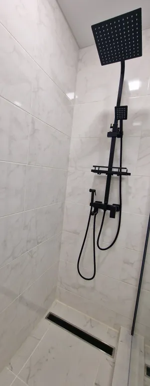 Светлая студия с видом на горы