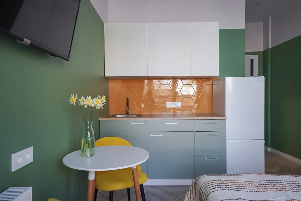 Квартира Квартира Яркая студия с террасой Изумруд у парка в центре города — Калининград