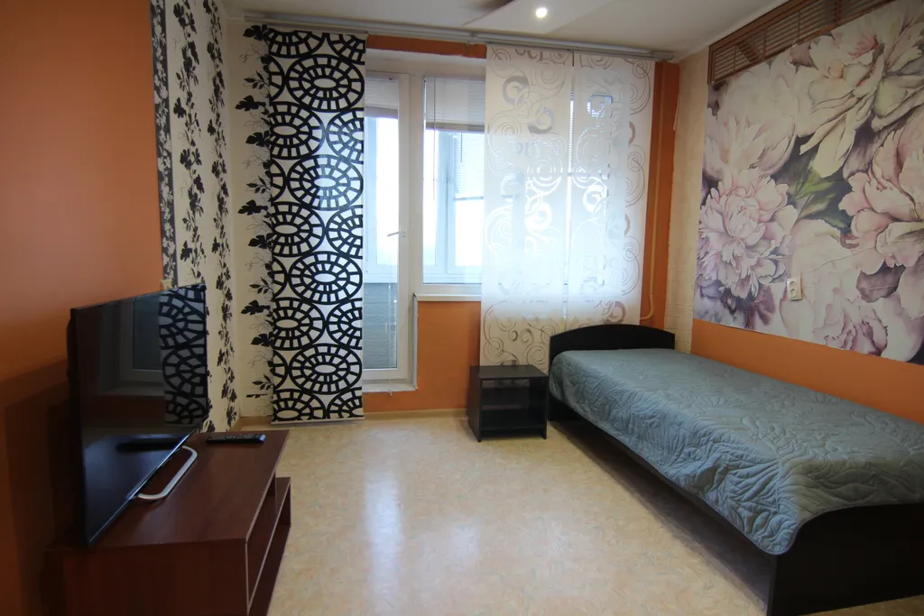 Трёхкомнатная квартира класса стандарт в спальном районе города