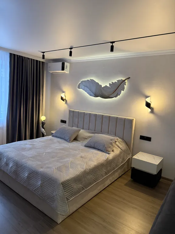 Абсолютно новая, дизайнерская квартира — аренда посуточно в Владикавказ