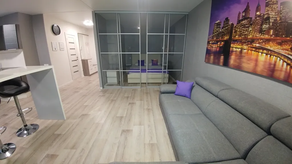 Новая, светлая студия в высотном доме