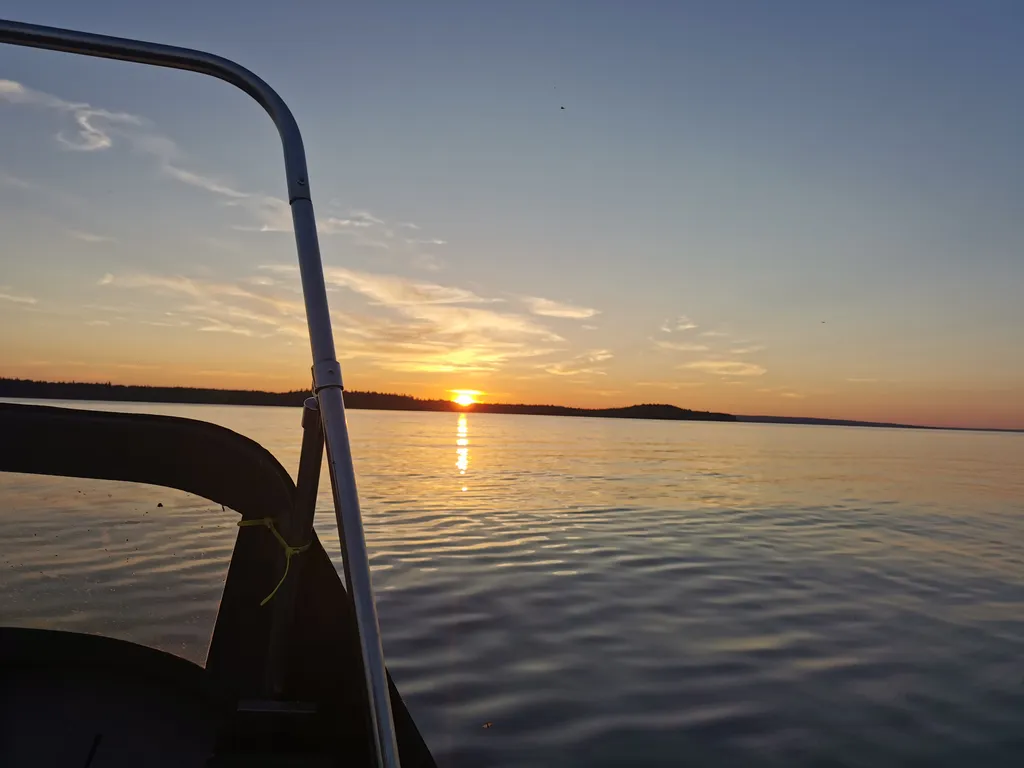 Дом на берегу залива Онежского озера в Республике Карелия