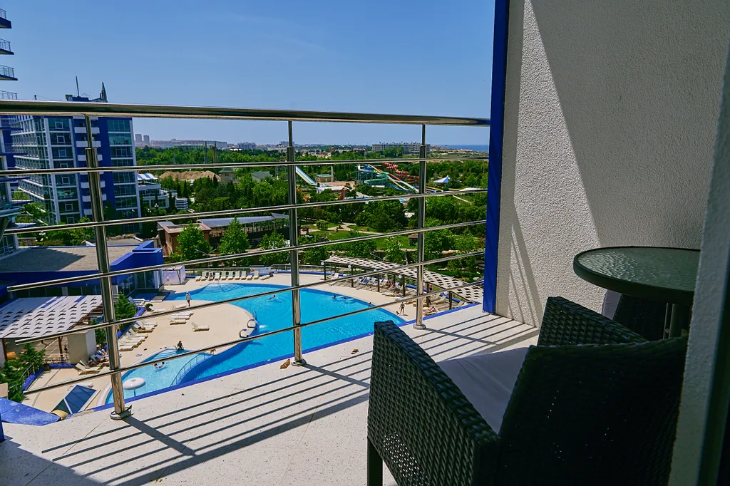 Квартира Квартира Семейный апартамент с видом на бассейн в аквадэлюкс — Севастополь