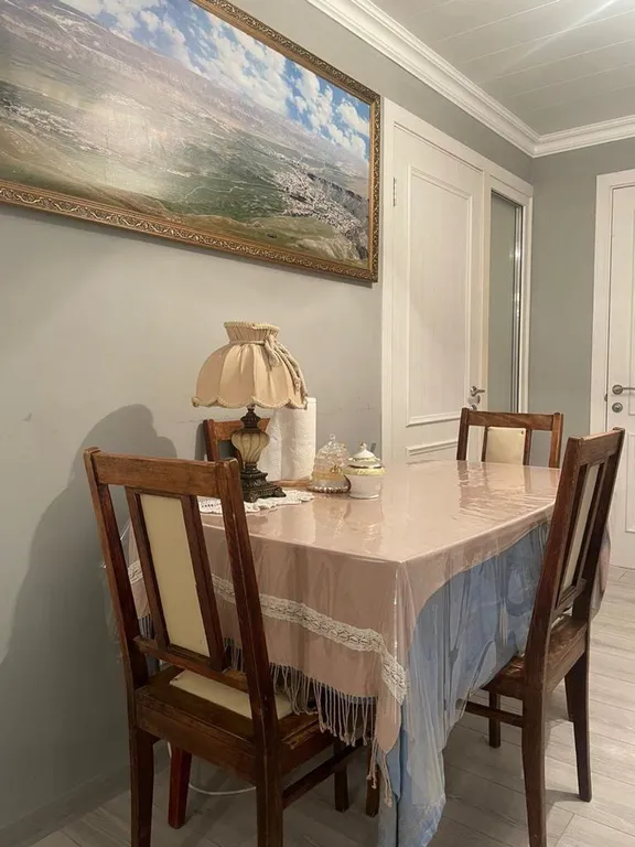 Розовый дом в горах