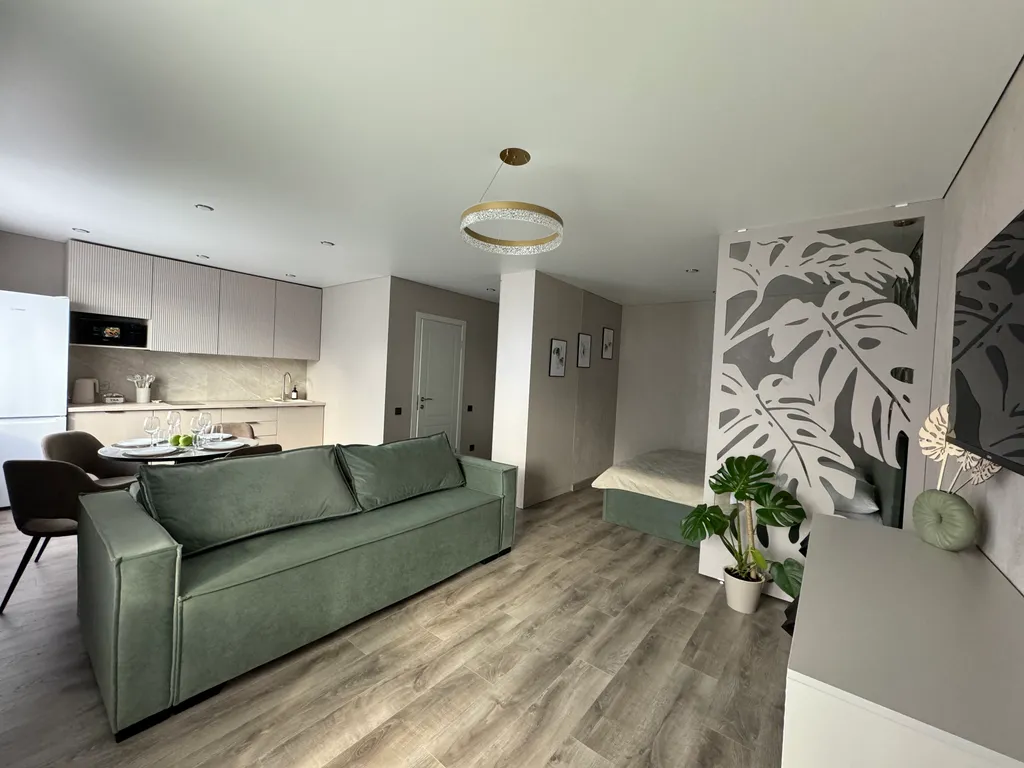 Новая квартира с дизайнерским ремонтом на берегу реки в жк белые росы