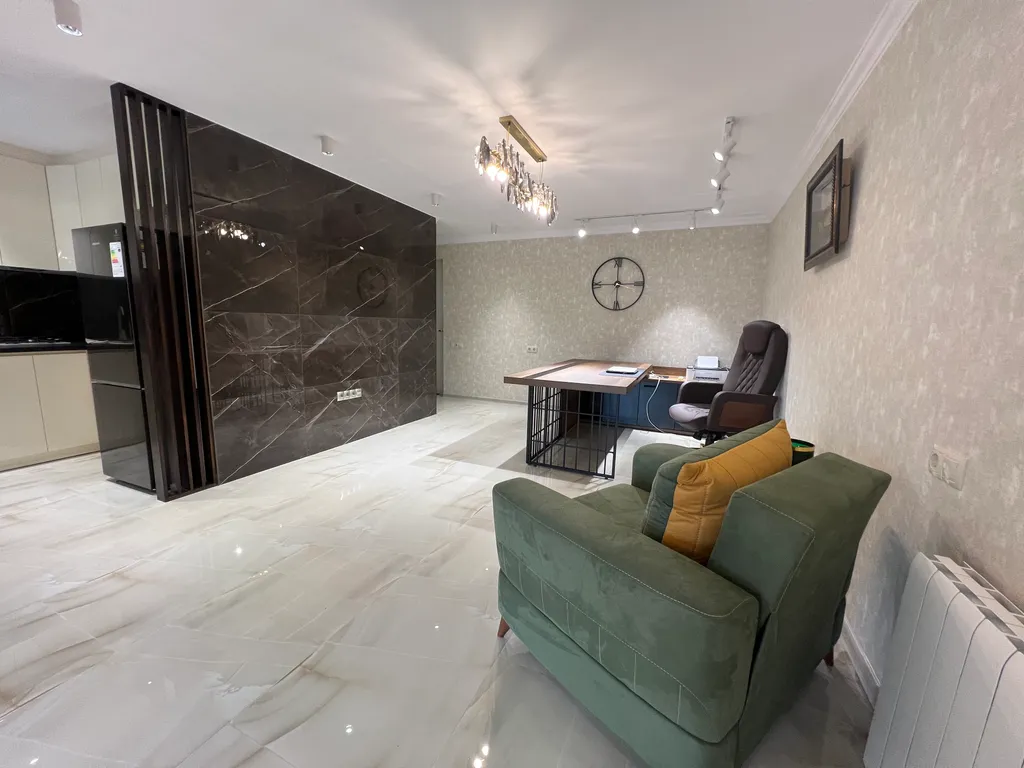 Business Studio Apartment in Central Park