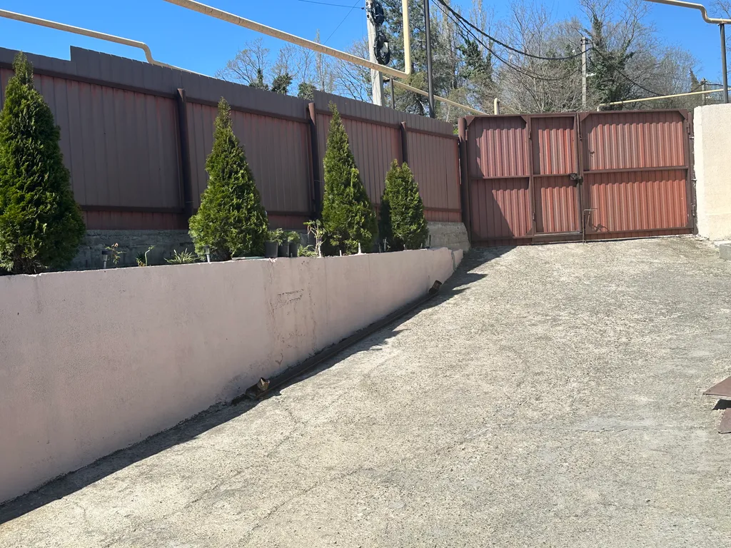 Уютная 2-комнатная квартира со своим двориком