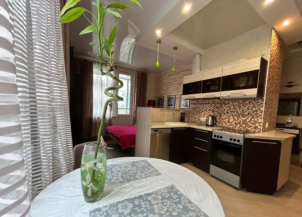 Квартира Уютная студия в центре с дизайнерским ремонтом и удобной кроватью — аренда посуточно в Кудрово