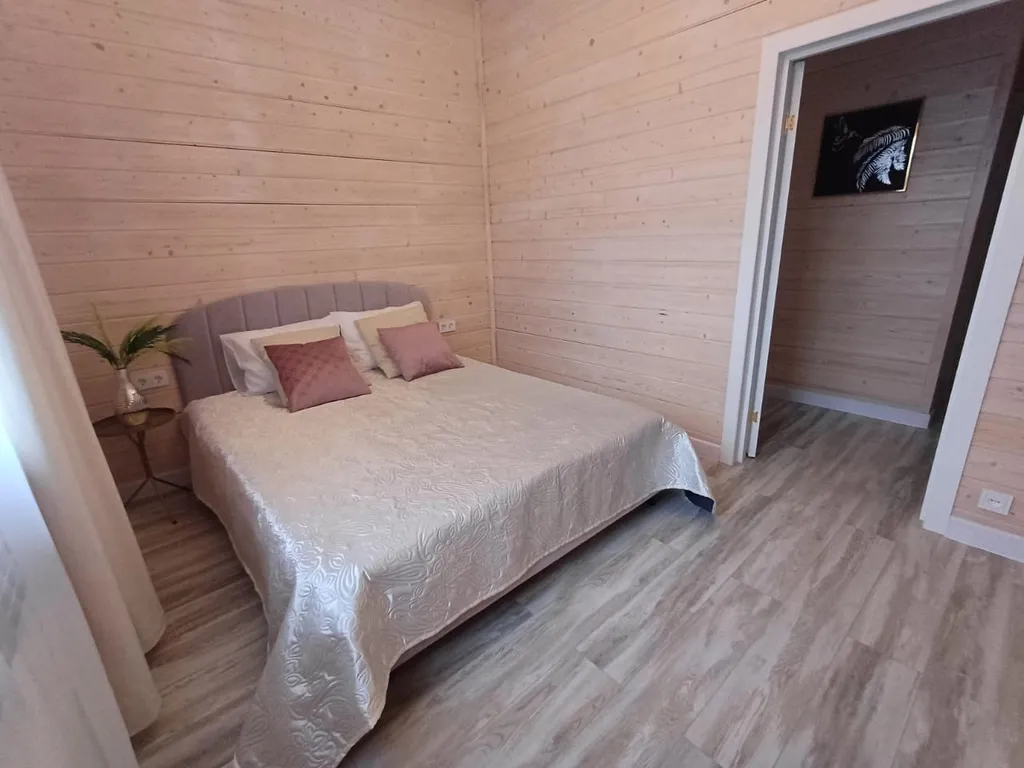 Уютный дом в современном стиле рядом с гоночной трассой на Новой Риге