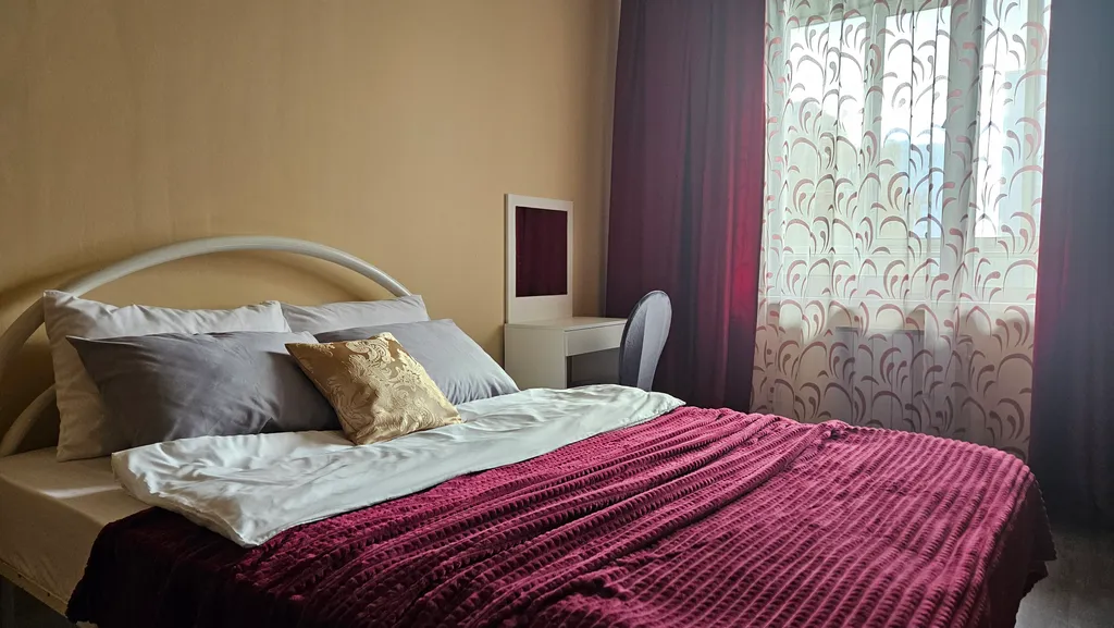 Квартира Квартира Просторная 3-комнатная в центре рядом с красивым парком — Екатеринбург