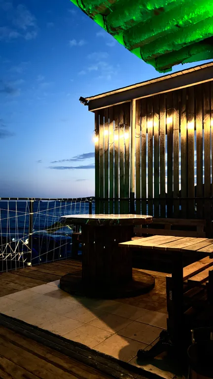 Дом с баней на дровах у моря на первой линии