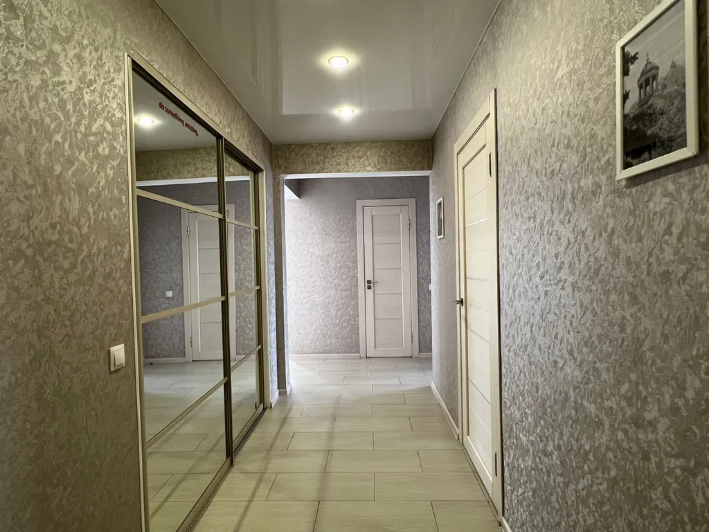 Большая и уютная трехкомнатная квартира в центре, с двумя санузлами