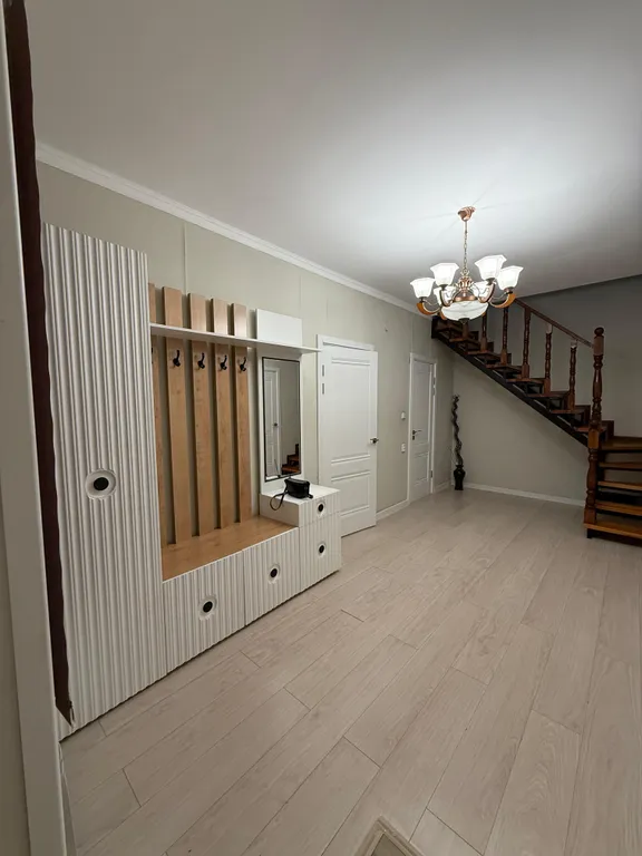 Коттедж Двухэтажный дом в центре — аренда посуточно в Уральск