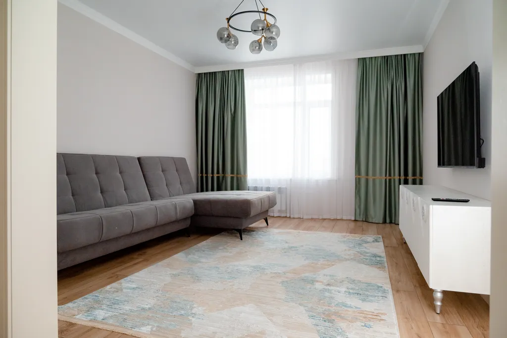 2 комнатная люкс квартира в центре на жк Ауезов