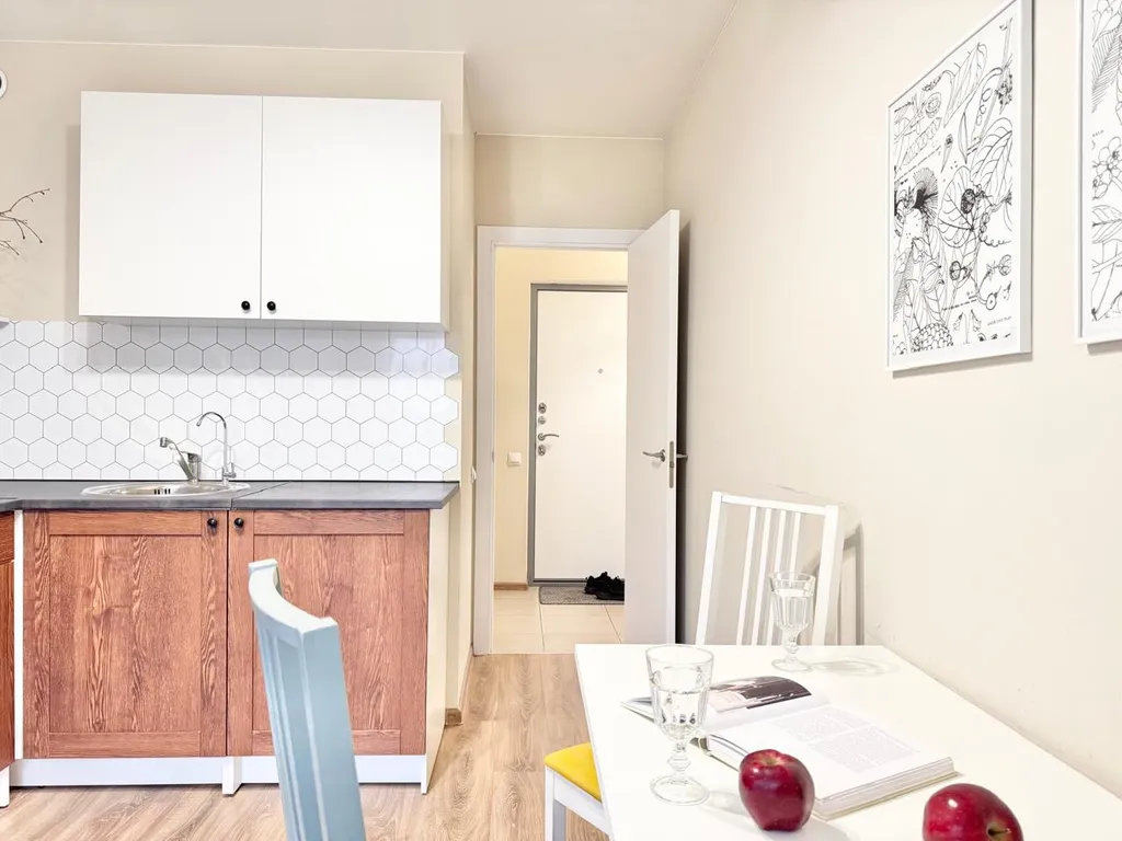 Светлая квартира с балконом