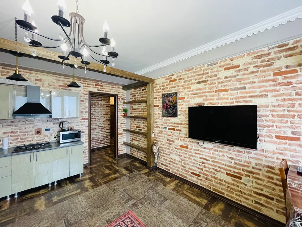 Уютная квартира с хорошим расположением