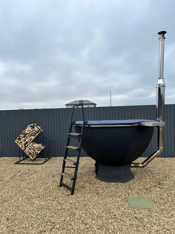 Частный дом с футбольным полем