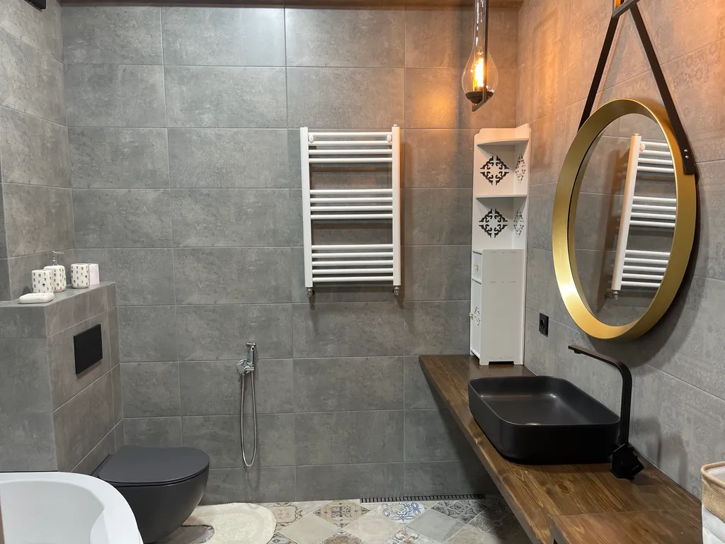 Stylish apartment with mountain and metro views