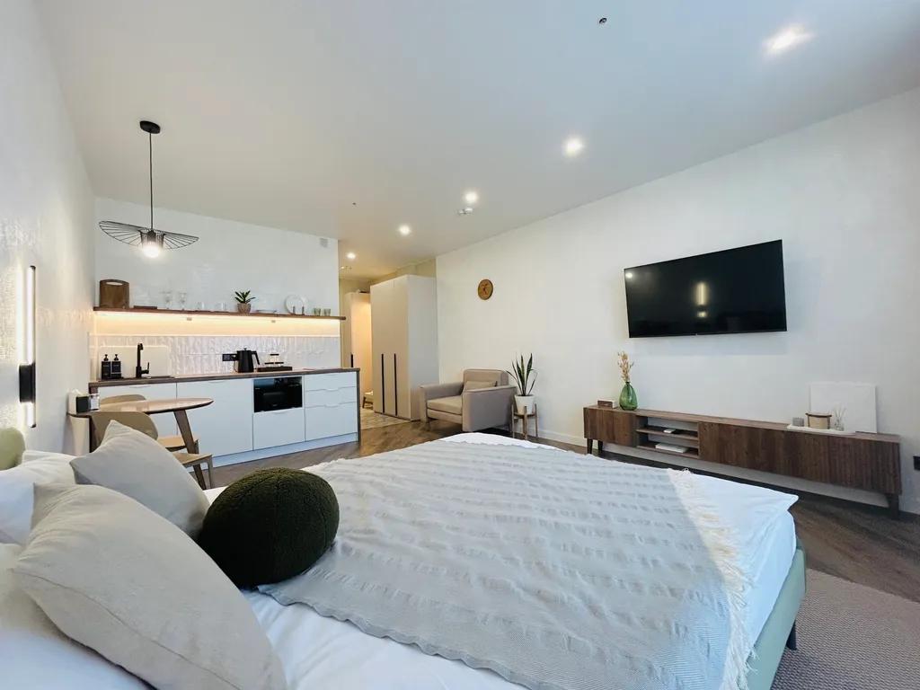 Апартаменты в центре у набережной Иртыша