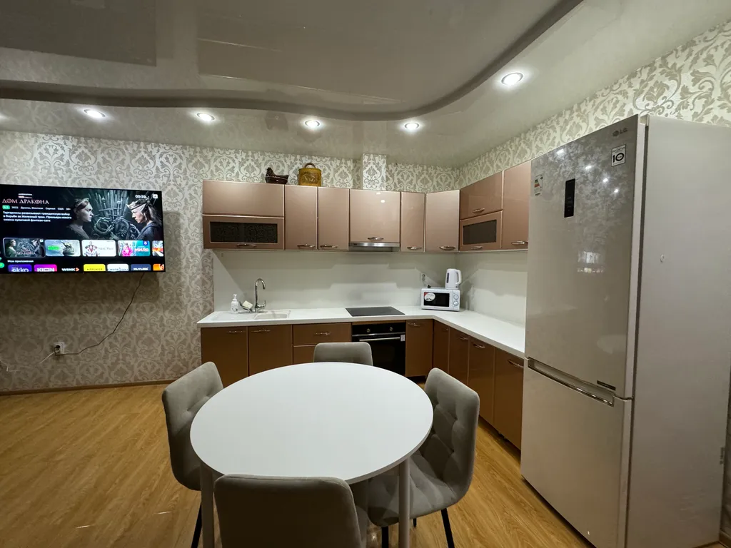 Большая квартира 3-комнатная с мансардой