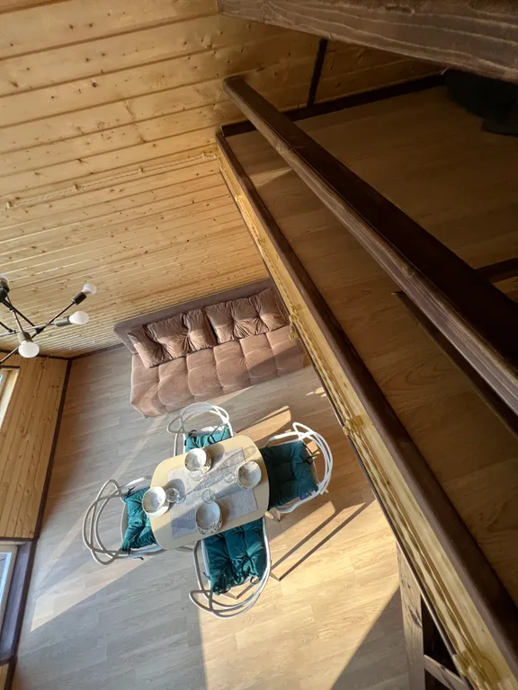 Шале на берегу реки