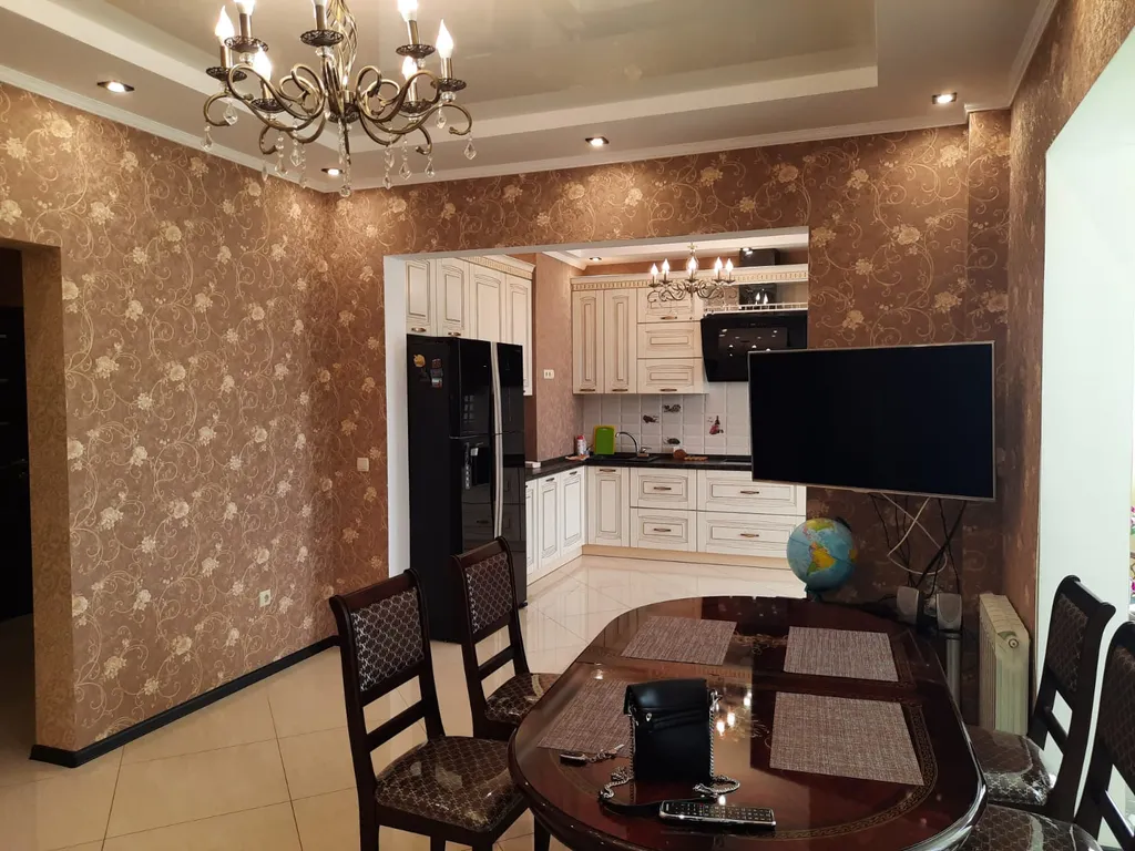 Квартира Просторная квартира в центре — Лазаревское